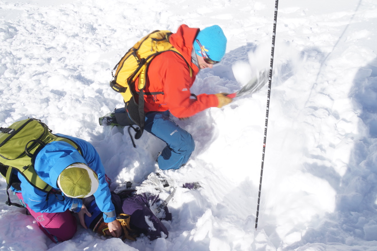 First aid after an avalanche burial